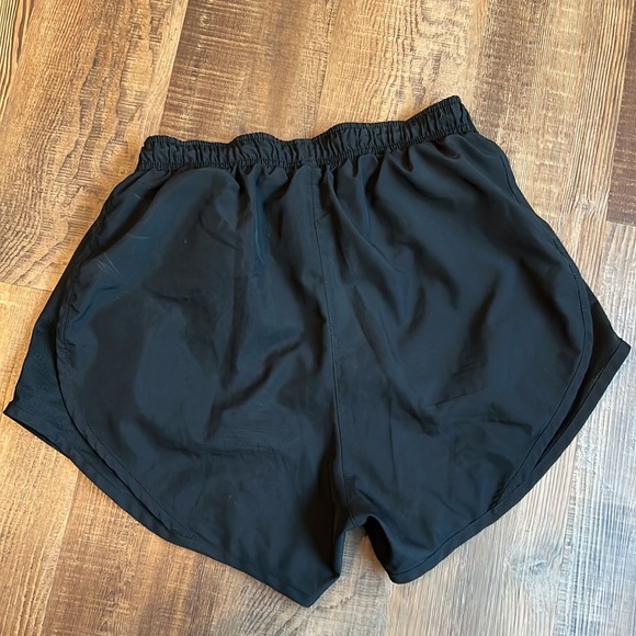 Nike Dri-Fit Shorts - Picture 4 of 4